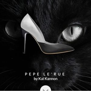 Classic pump, black and white